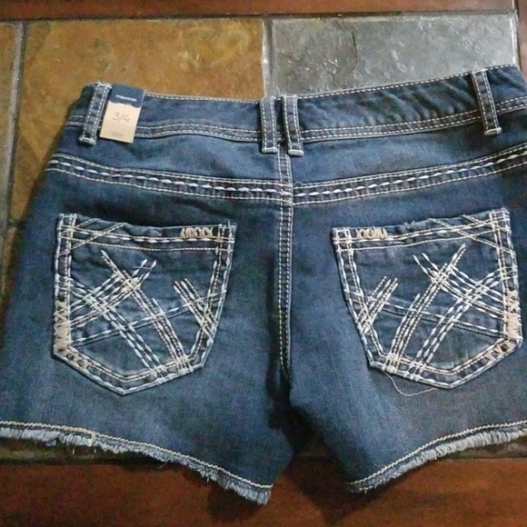 Shorts - Picture 2 of 2